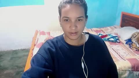 Snapshot of megan_little_ chatting on 12/11/24, 01:37 amanda online show from 12/11/24, 01:37