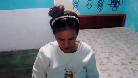 Snapshot of megan_little_ chatting on 01/21/25, 02:54 amanda online show from 01/21/25, 02:54