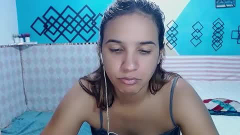 Snapshot of megan_little_ chatting on 02/04/25, 02:17 amanda online show from 02/04/25, 02:17