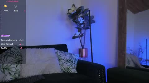 Snapshot of megan_shyne chatting on 04/17/26, 06:16 megan_shyne online show from 04/17/26, 06:16