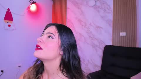 Snapshot of megan_star73 chatting on 02/17/25, 11:44 Megan online show from 02/17/25, 11:44