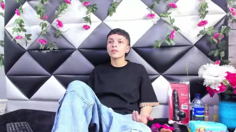 Snapshot of megan_thompsonn_ chatting on 09/20/25, 02:23 megan_thompsonn_ online show from 09/20/25, 02:23