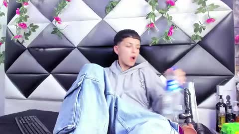 Snapshot of megan_thompsonn_ chatting on 10/28/25, 02:37 megan_thompsonn_ online show from 10/28/25, 02:37