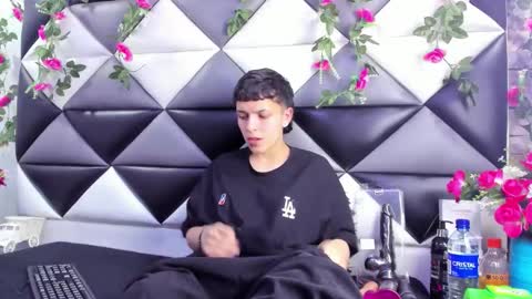 Snapshot of megan_thompsonn_ chatting on 10/31/25, 02:34 megan_thompsonn_ online show from 10/31/25, 02:34