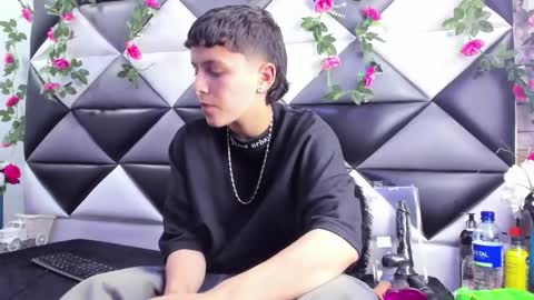 Snapshot of megan_thompsonn_ chatting on 11/13/25, 02:32 megan_thompsonn_ online show from 11/13/25, 02:32