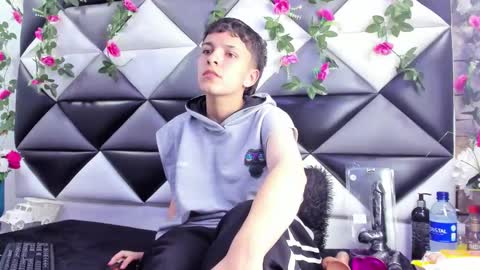 Snapshot of megan_thompsonn_ chatting on 11/15/25, 02:20 megan_thompsonn_ online show from 11/15/25, 02:20