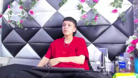 Snapshot of megan_thompsonn_ chatting on 11/28/25, 02:47 megan_thompsonn_ online show from 11/28/25, 02:47