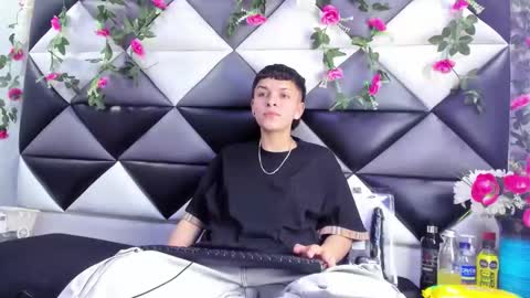 Snapshot of megan_thompsonn_ chatting on 12/04/25, 02:21 megan_thompsonn_ online show from 12/04/25, 02:21