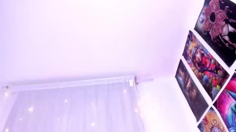 Snapshot of megan_yagami chatting on 12/23/25, 04:43 Megan online show from 12/23/25, 04:43