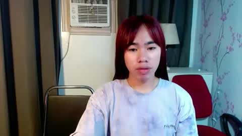 Snapshot of megan_younng chatting on 06/04/26, 07:25 MEGAN online show from 06/04/26, 07:25