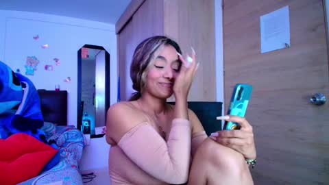 Snapshot of meganadriels96 chatting on 03/05/26, 09:44 M E G A N online show from 03/05/26, 09:44