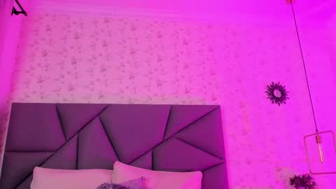 meganandtayler online show from 11/24/25, 01:55