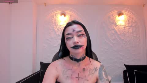 Megan Cross online show from 11/01/25, 06:04