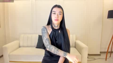 Megan Cross online show from 11/05/25, 04:01