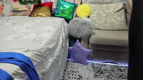 Snapshot of meganfox3325 chatting on 01/06/25, 08:03 Nicki--------- Welcome to my Room online show from 01/06/25, 08:03