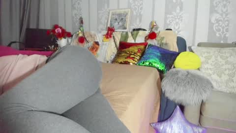 Snapshot of meganfox3325 chatting on 02/12/25, 06:51 Nicki--------- Welcome to my Room online show from 02/12/25, 06:51