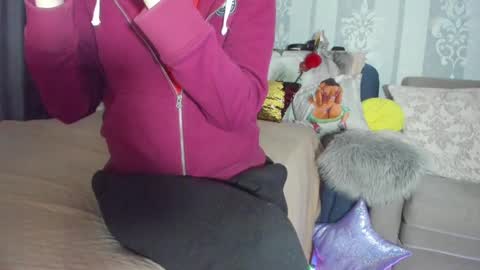 Snapshot of meganfox3325 chatting on 02/15/25, 06:55 Nicki--------- Welcome to my Room online show from 02/15/25, 06:55