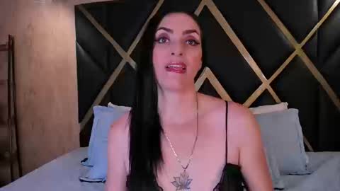 Megan Hofman online show from 09/10/25, 08:31