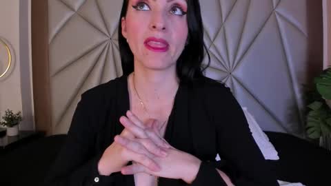 Megan Hofman online show from 11/29/25, 03:42