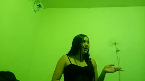 meganhot2004 online show from 02/23/25, 08:49