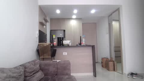 megan        online show from 02/09/25, 05:43