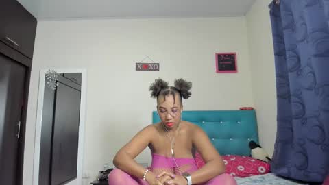 megan        online show from 02/11/25, 02:46