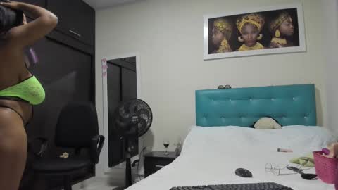 megan        online show from 09/17/25, 02:02