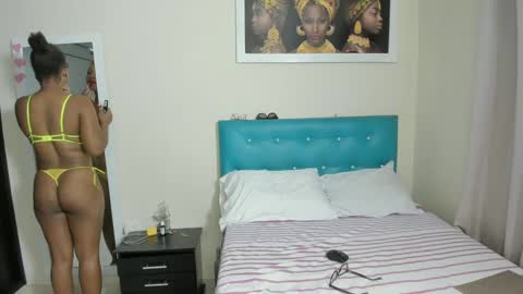 megan        online show from 09/28/25, 03:01