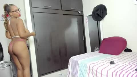 megan        online show from 10/22/25, 04:13