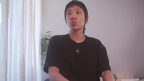 Snapshot of meganmei666 chatting on 05/05/26, 05:43 for more 3 online show from 05/05/26, 05:43