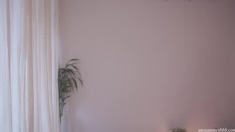 Snapshot of meganmei666 chatting on 05/09/26, 06:57 for more 3 online show from 05/09/26, 06:57