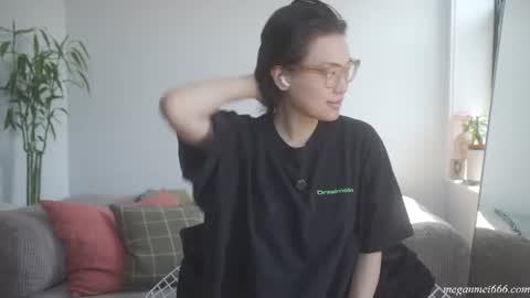 Snapshot of meganmei666 chatting on 07/26/26, 04:25 for more 3 online show from 07/26/26, 04:25