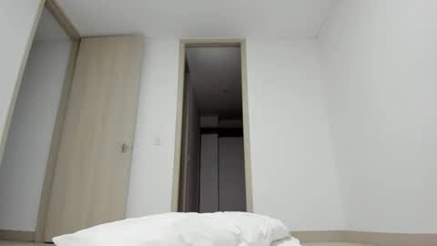 meganmir1 online show from 09/14/25, 04:00