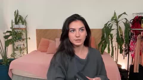 Snapshot of meganmistakes chatting on 12/21/25, 12:29 Megan Mistakes online show from 12/21/25, 12:29