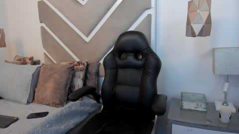 Snapshot of meganpresleyy chatting on 02/07/26, 02:43 Megan Presley online show from 02/07/26, 02:43