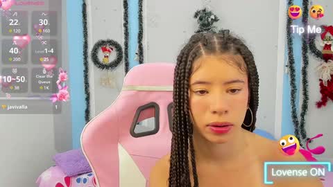 Snapshot of meganqueen2 chatting on 12/12/24, 01:17 Megan Queen online show from 12/12/24, 01:17