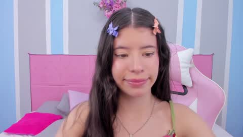 Snapshot of meganqueen2 chatting on 01/21/25, 04:58 Megan Queen online show from 01/21/25, 04:58