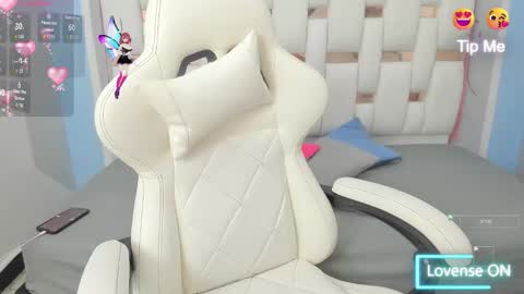 Snapshot of meganqueen2 chatting on 11/07/25, 06:19 Megan Queen online show from 11/07/25, 06:19