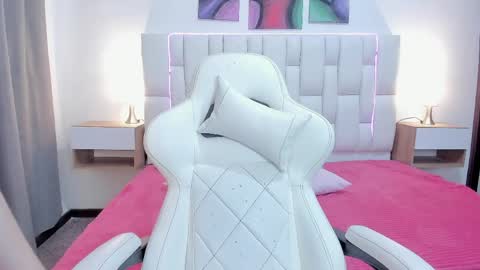 Snapshot of meganqueen2 chatting on 03/31/26, 01:44 Megan Queen online show from 03/31/26, 01:44