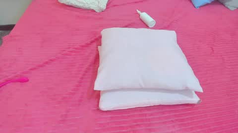 Snapshot of meganqueen2 chatting on 04/01/26, 01:41 Megan Queen online show from 04/01/26, 01:41