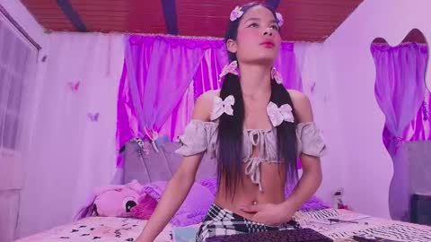 Snapshot of meganrouss7 chatting on 10/14/25, 11:00 Megan online show from 10/14/25, 11:00