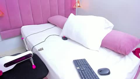 Megan  online show from 10/27/25, 08:13