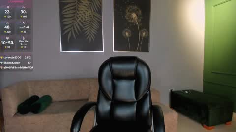 Snapshot of meganscottx chatting on 12/07/24, 01:36 Megan online show from 12/07/24, 01:36