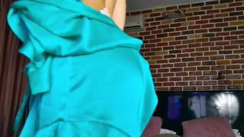 Snapshot of megansin_ chatting on 09/28/25, 05:02 Megan online show from 09/28/25, 05:02