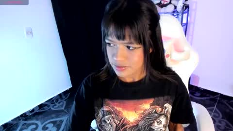 Snapshot of meganthompsonn chatting on 01/12/26, 01:11 Megan online show from 01/12/26, 01:11