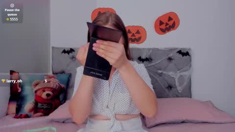 megansammy online show from 10/16/25, 07:48