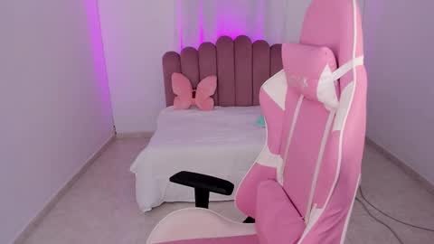 Snapshot of meghan_russo07 chatting on 01/11/26, 11:43 Meghan online show from 01/11/26, 11:43