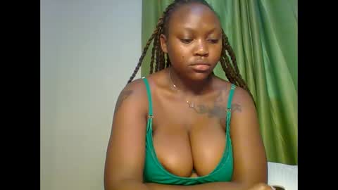 Snapshot of meghan_spice chatting on 09/13/25, 11:21 meghan_spice online show from 09/13/25, 11:21