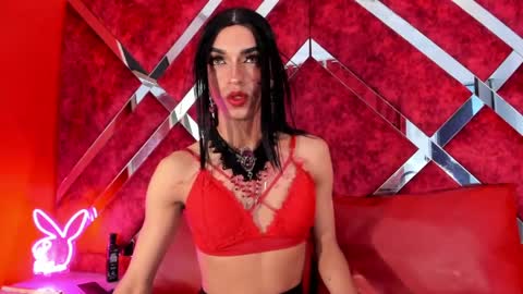 Snapshot of meghanqueen__ chatting on 04/19/26, 05:29 meghanqueen__ online show from 04/19/26, 05:29