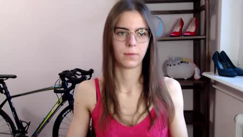 Snapshot of megi_erotic chatting on 12/14/25, 07:36 Megi online show from 12/14/25, 07:36